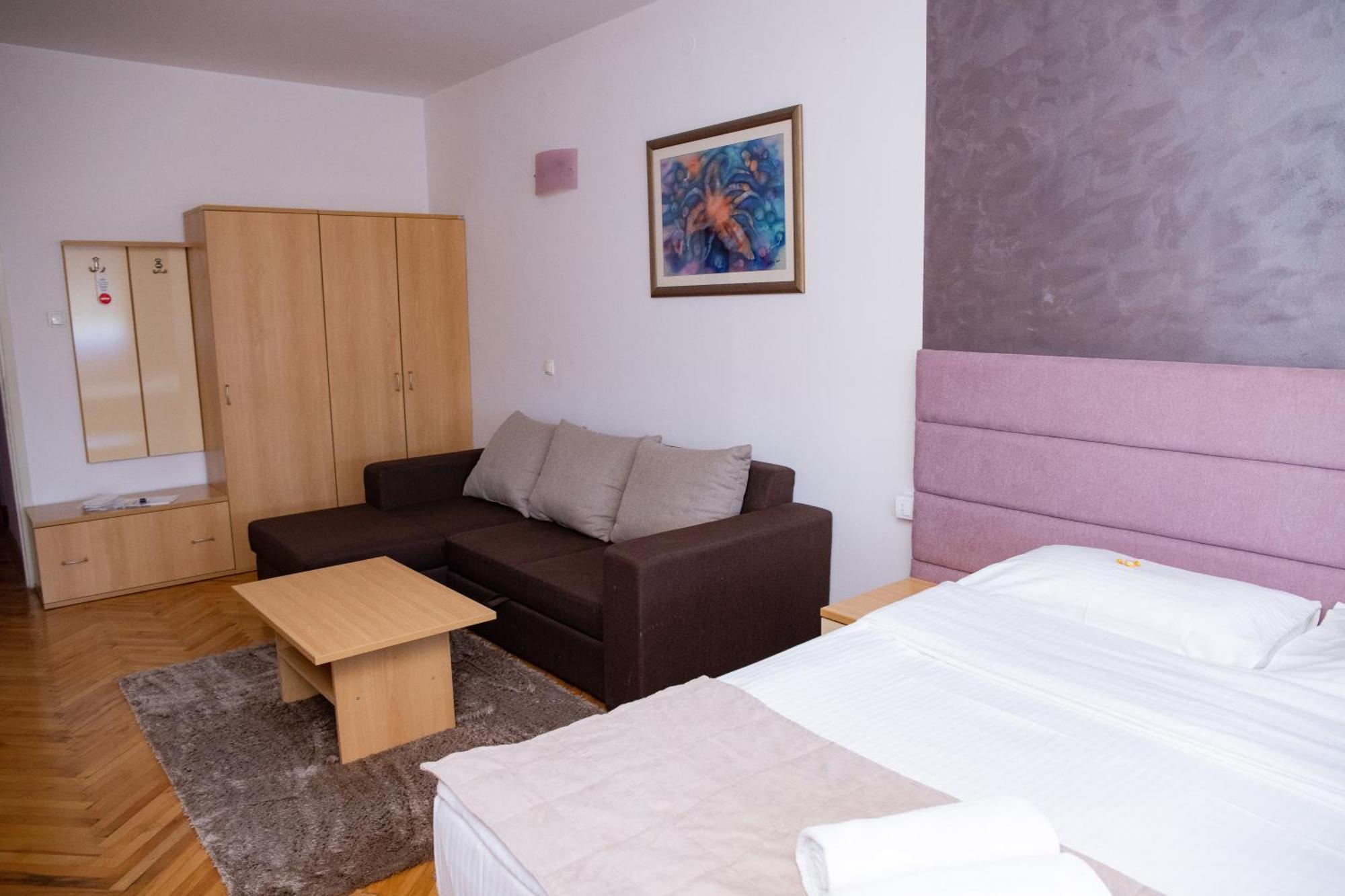 Bosanski Novi Motel New Sanatron מראה חיצוני תמונה