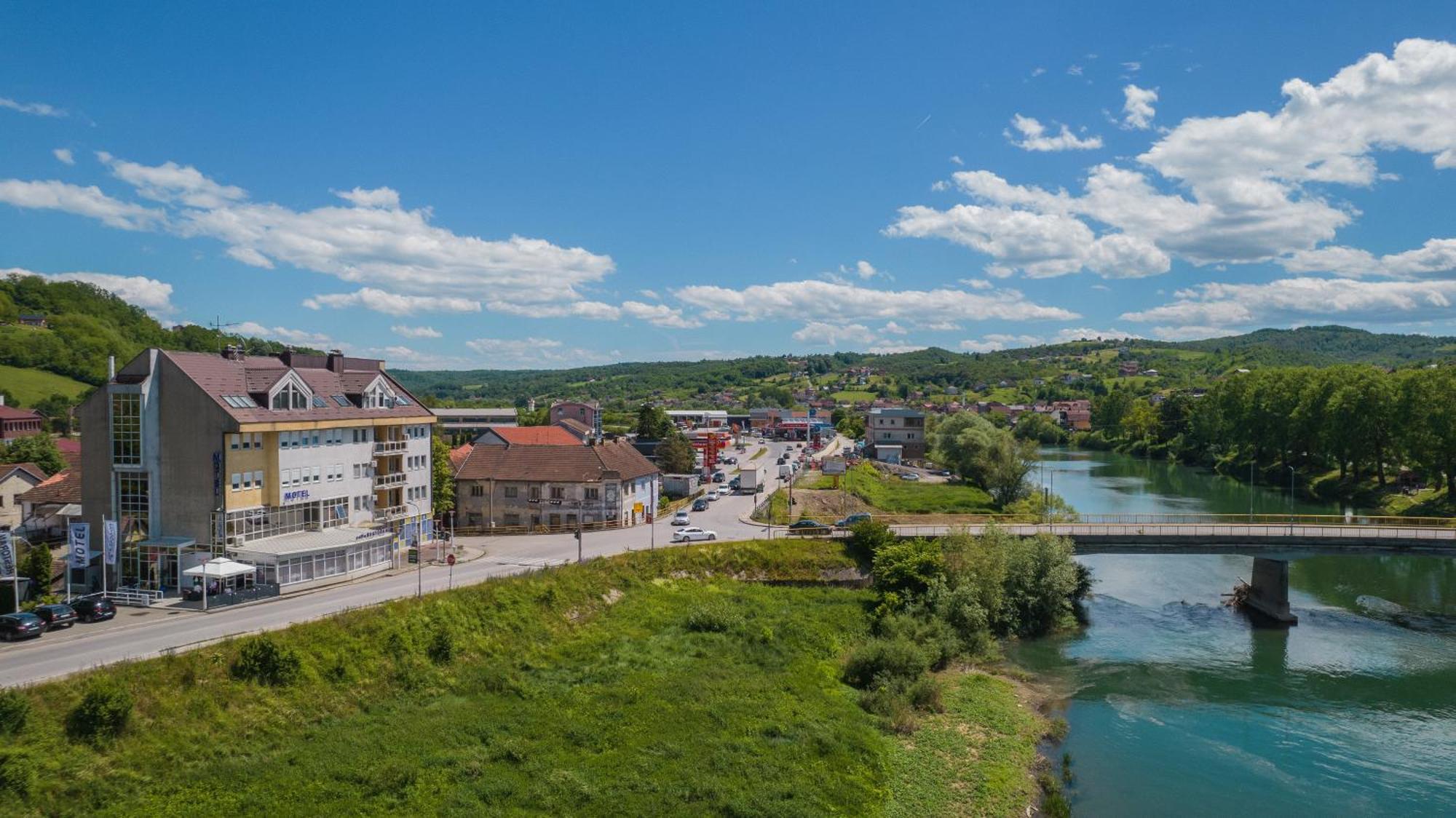 Bosanski Novi Motel New Sanatron מראה חיצוני תמונה