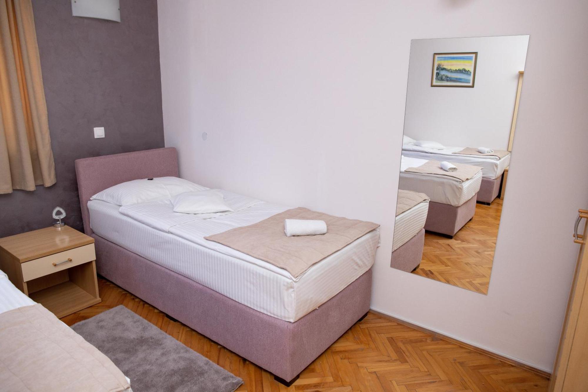 Bosanski Novi Motel New Sanatron מראה חיצוני תמונה