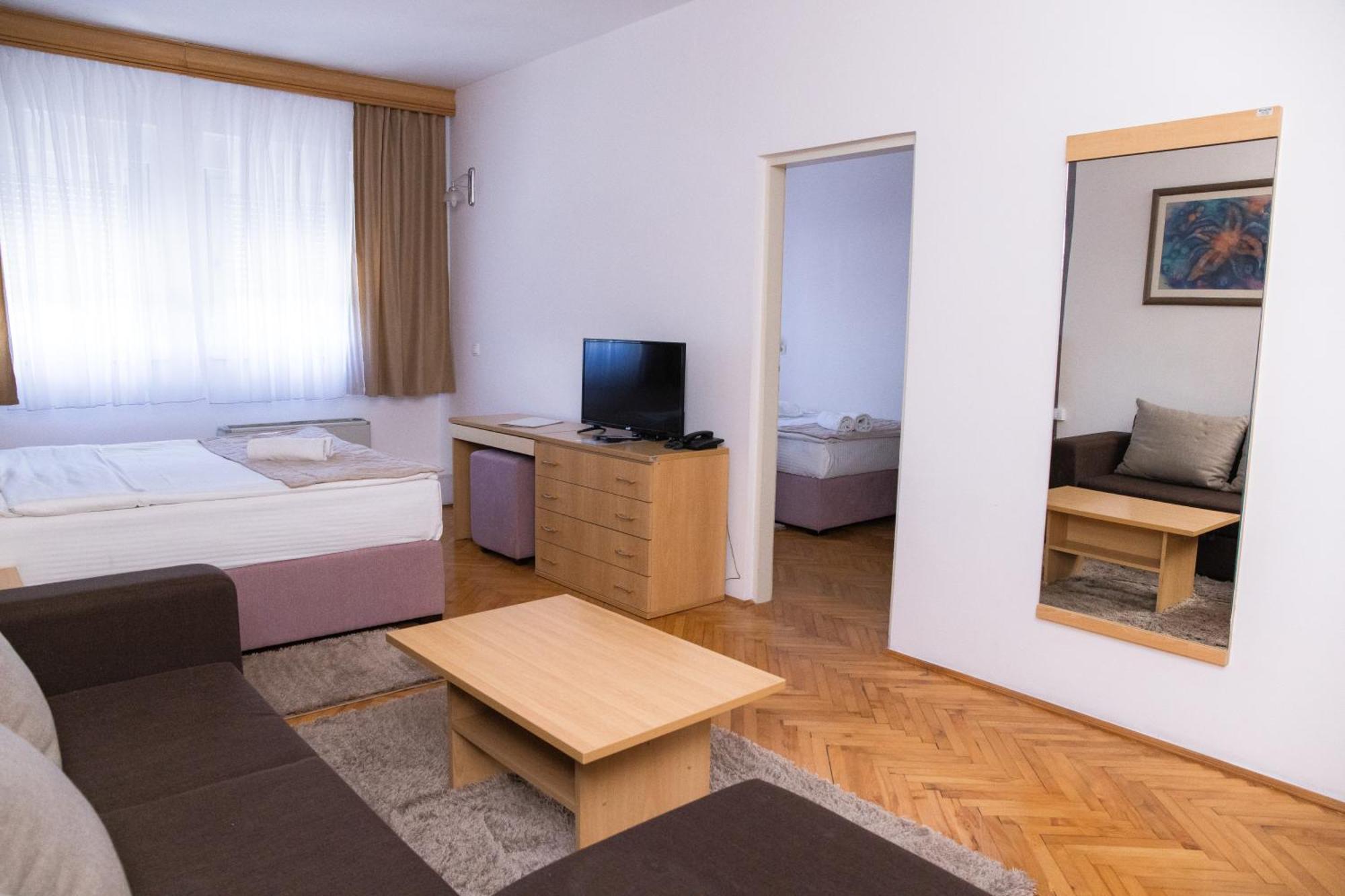 Bosanski Novi Motel New Sanatron מראה חיצוני תמונה