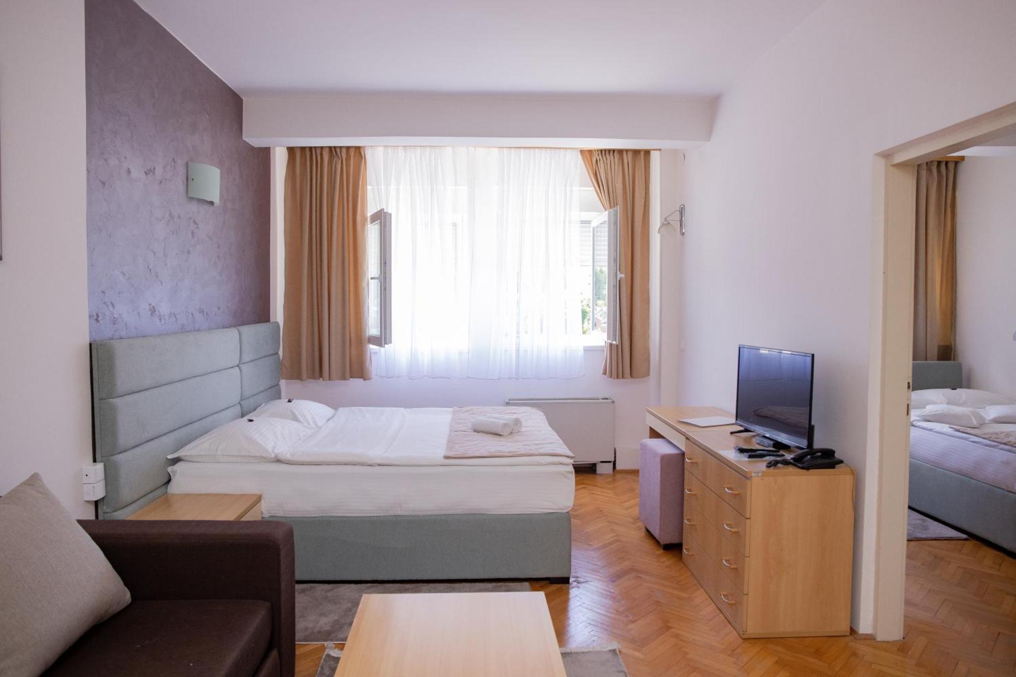 Bosanski Novi Motel New Sanatron מראה חיצוני תמונה