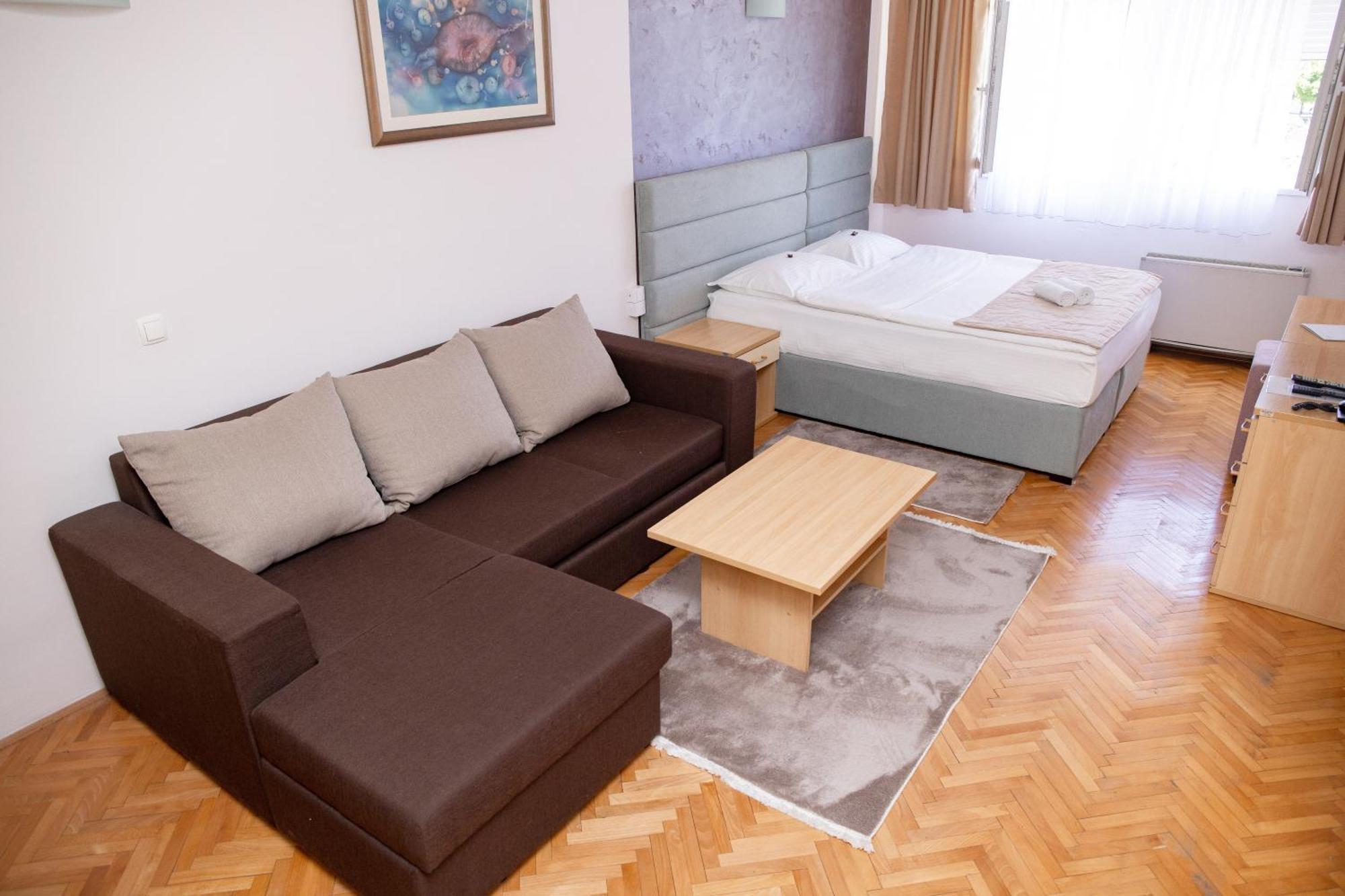 Bosanski Novi Motel New Sanatron מראה חיצוני תמונה