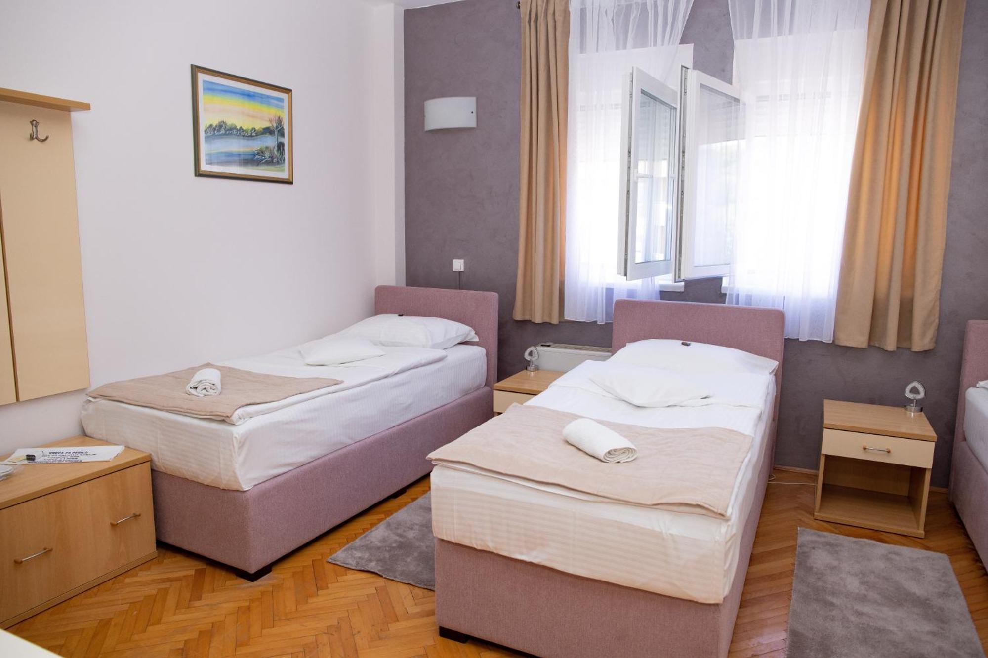 Bosanski Novi Motel New Sanatron מראה חיצוני תמונה