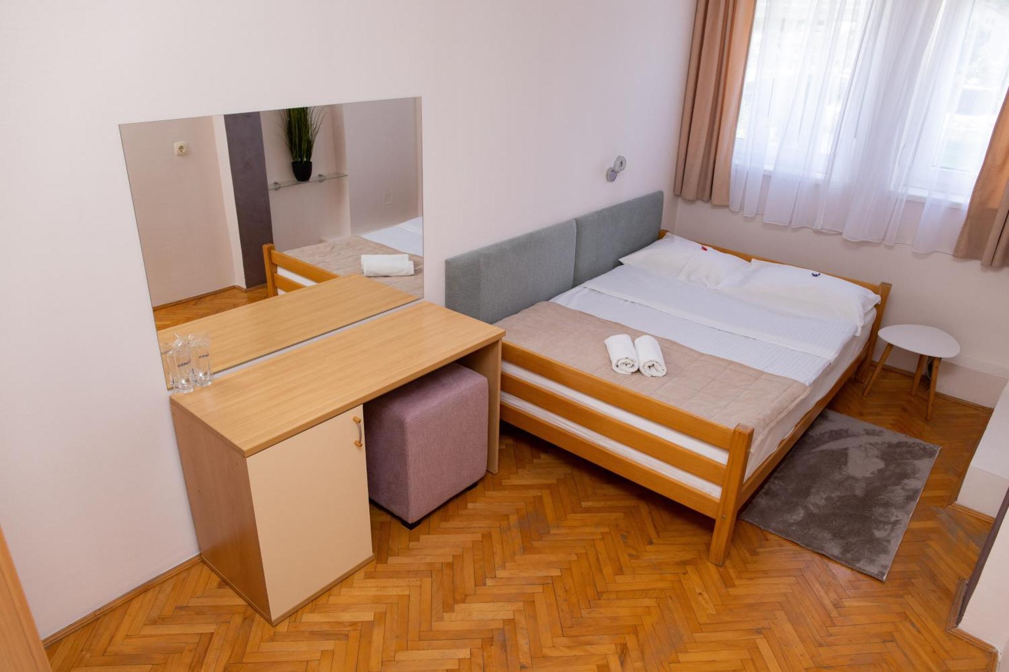 Bosanski Novi Motel New Sanatron מראה חיצוני תמונה