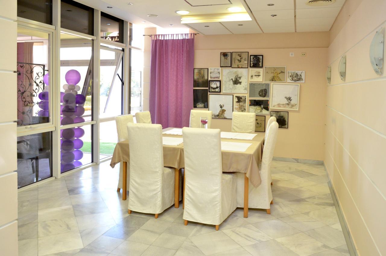 Bosanski Novi Motel New Sanatron מראה חיצוני תמונה