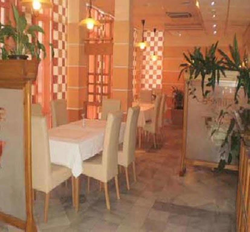 Bosanski Novi Motel New Sanatron מראה חיצוני תמונה