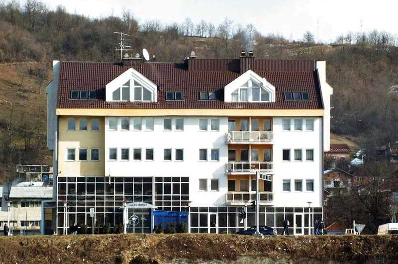 Bosanski Novi Motel New Sanatron מראה חיצוני תמונה